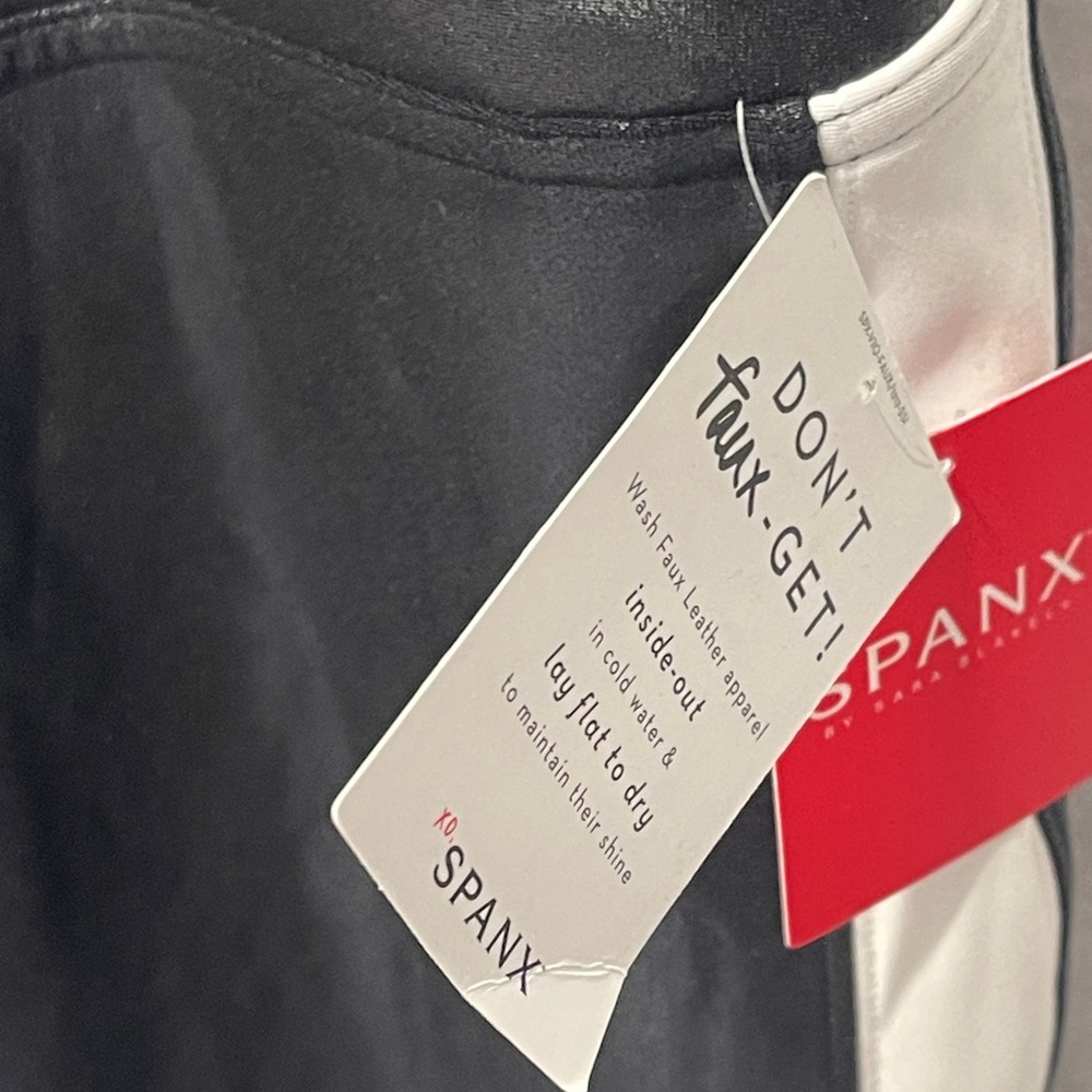Spanx Faux Leather Black With White Stripe Women's Leggings 20187P 3X Flattering - Picture 5 of 8